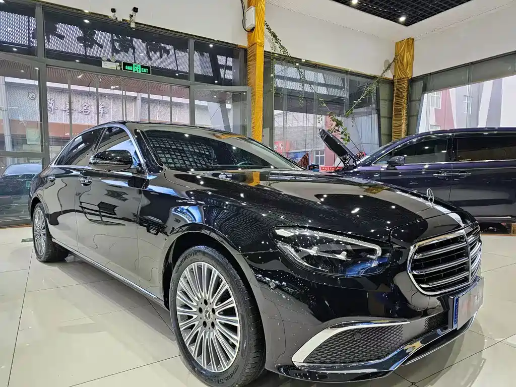 Mercedes-Benz E-Class — миниатюра 3