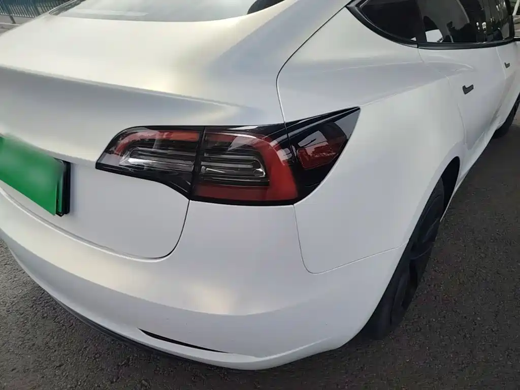 Tesla Model 3 — миниатюра 8