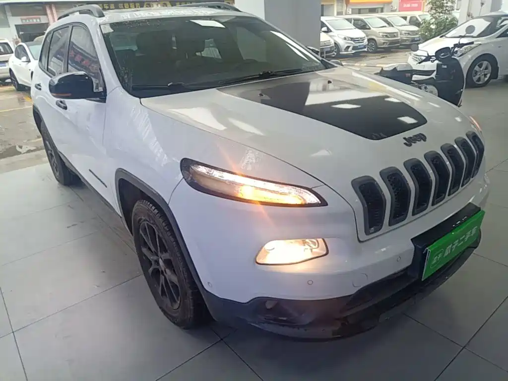 Jeep Cherokee — миниатюра 22