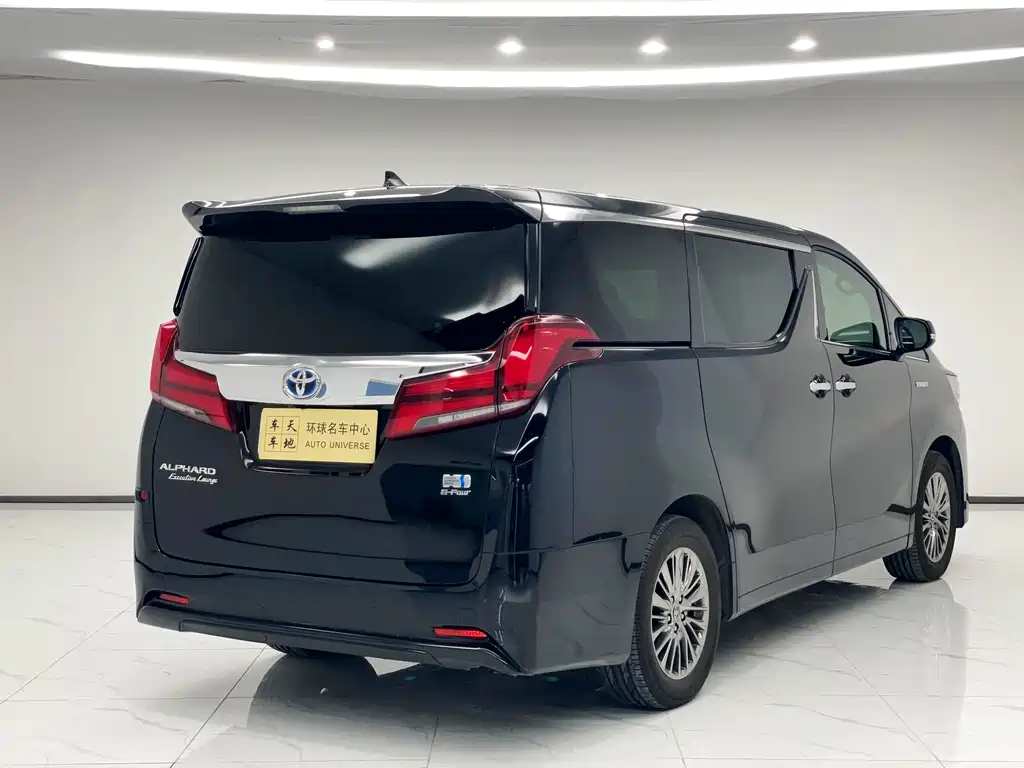 Toyota Alphard — миниатюра 9