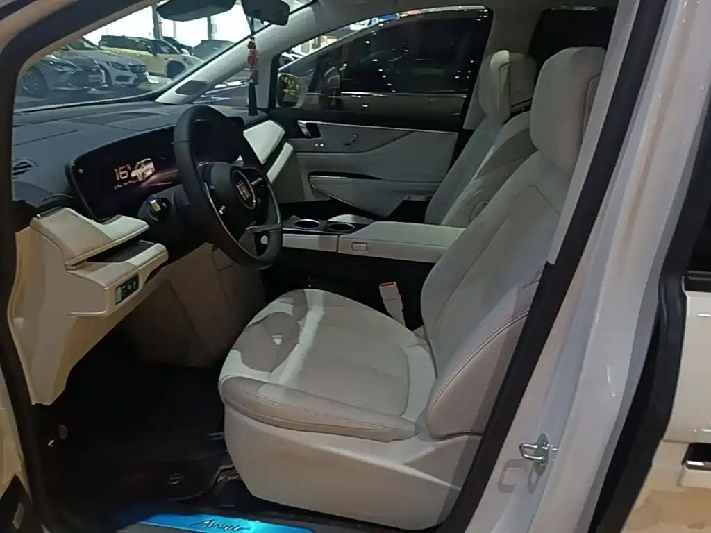 Buick GL8 Hybrid — миниатюра 15