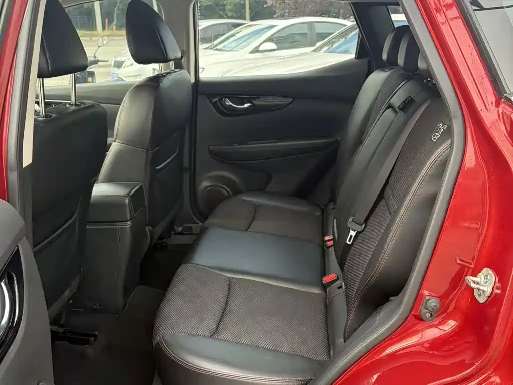Nissan Qashqai — миниатюра 8
