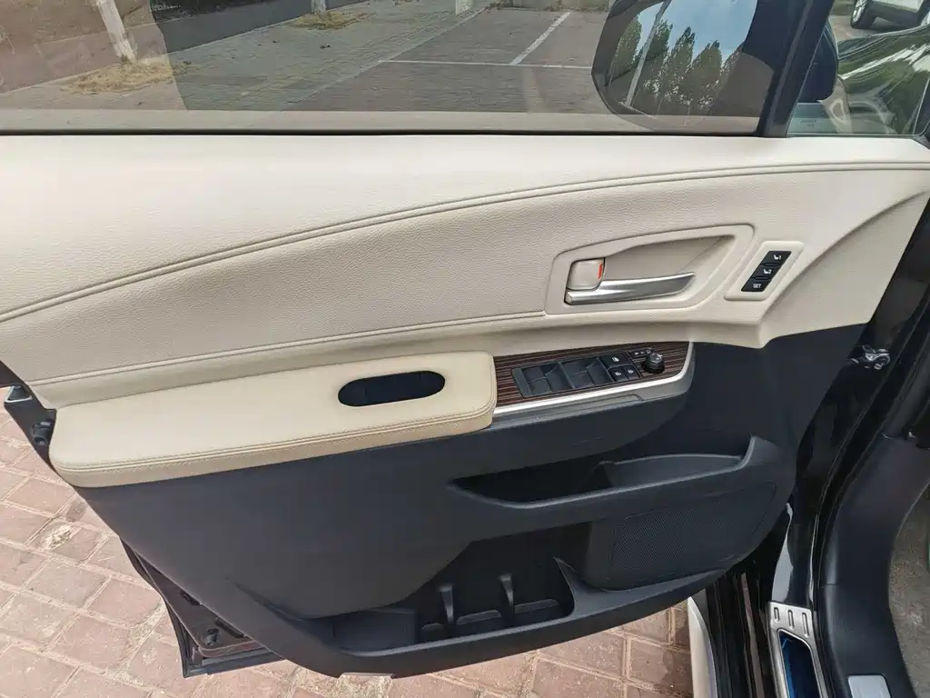 Toyota Granvia — миниатюра 13