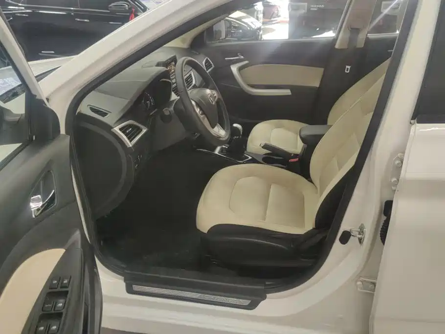 Changan V7 — миниатюра 9