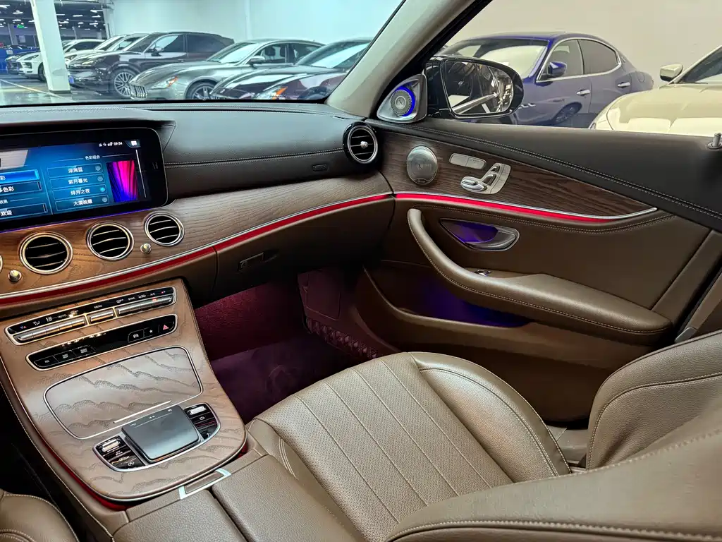 Mercedes-Benz E-Class — миниатюра 13