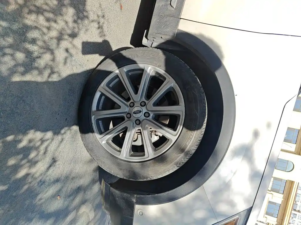 Ford Explorer (Import) — миниатюра 24