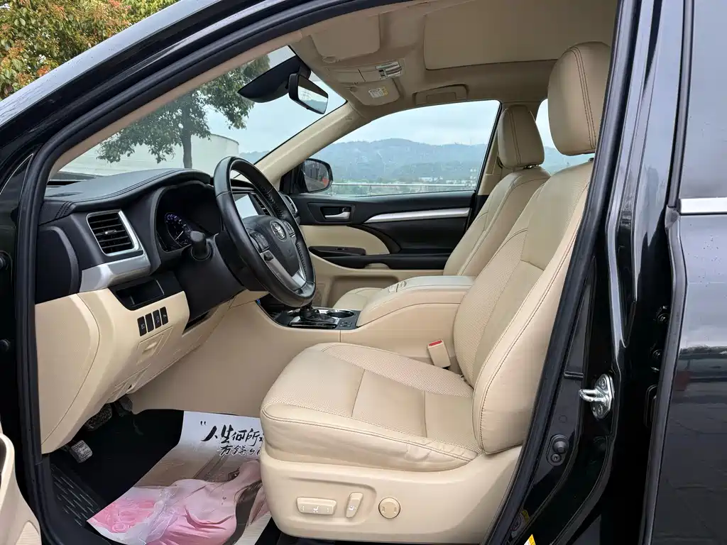 Toyota Highlander 2018 2.0T Luxury 7 мест VI