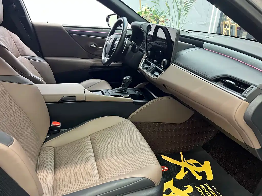 Lexus ES — миниатюра 14