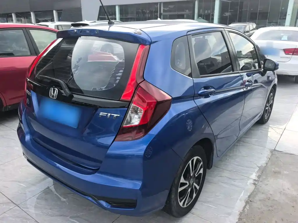 Honda Fit — миниатюра 7