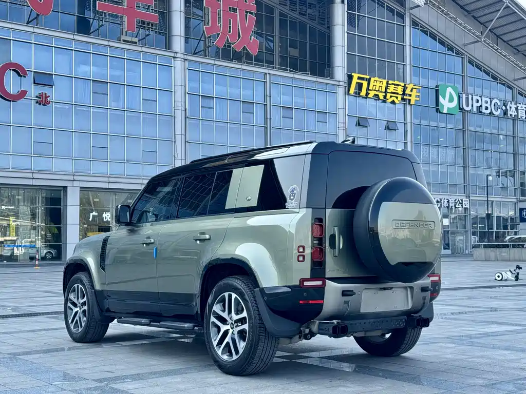 LAND ROVER DEFENDER