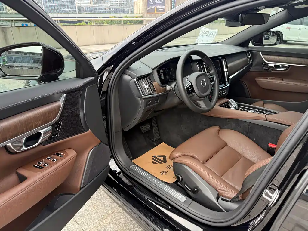 Volvo S90 — миниатюра 2