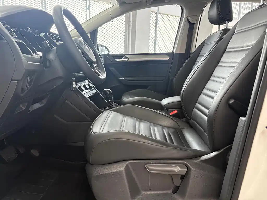 Volkswagen Touran — миниатюра 4
