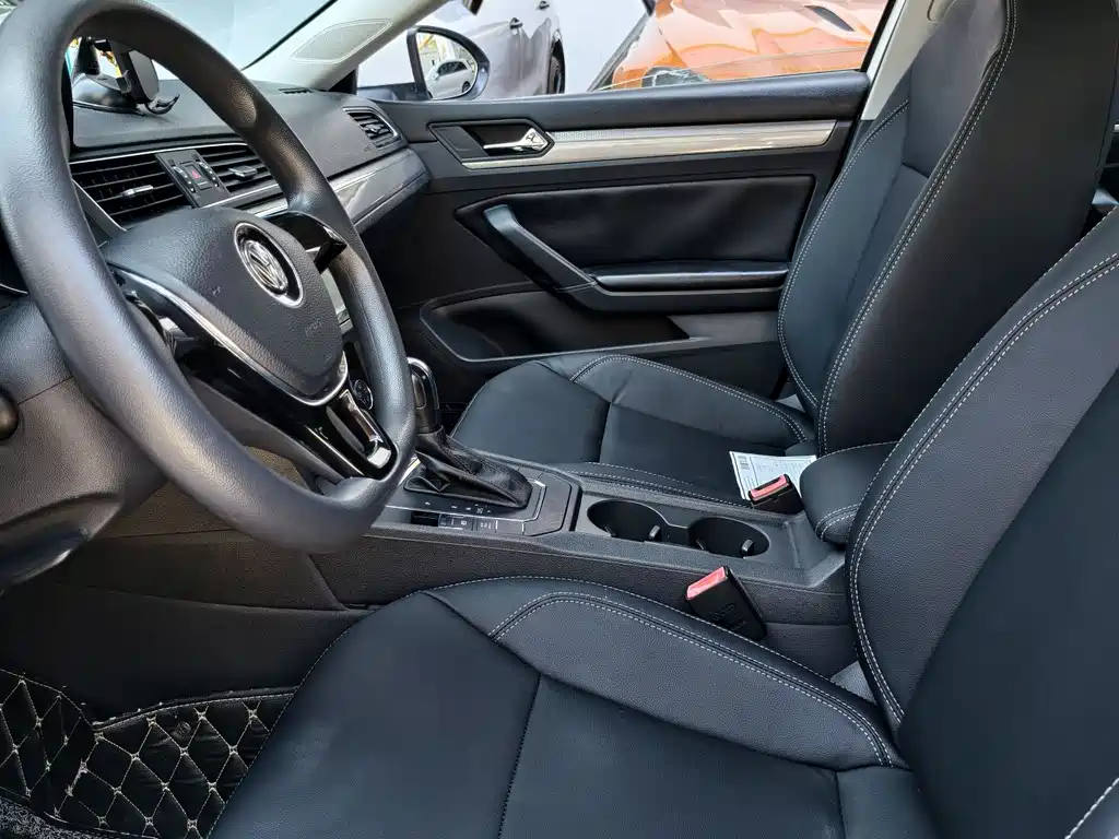Volkswagen Lamando 2017 230TSI DSG
