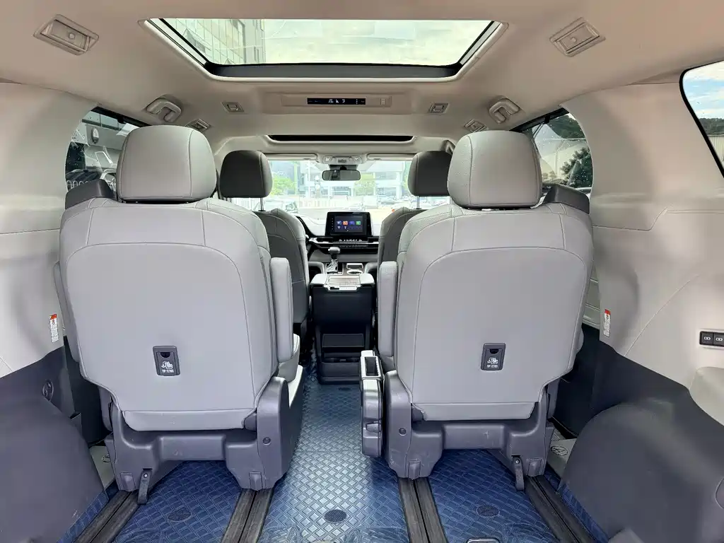 Toyota Granvia — миниатюра 17