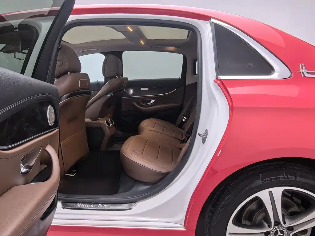 Mercedes-Benz E-Class — миниатюра 15
