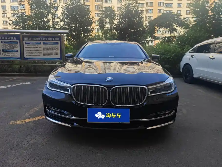 BMW 7 Series — миниатюра 2