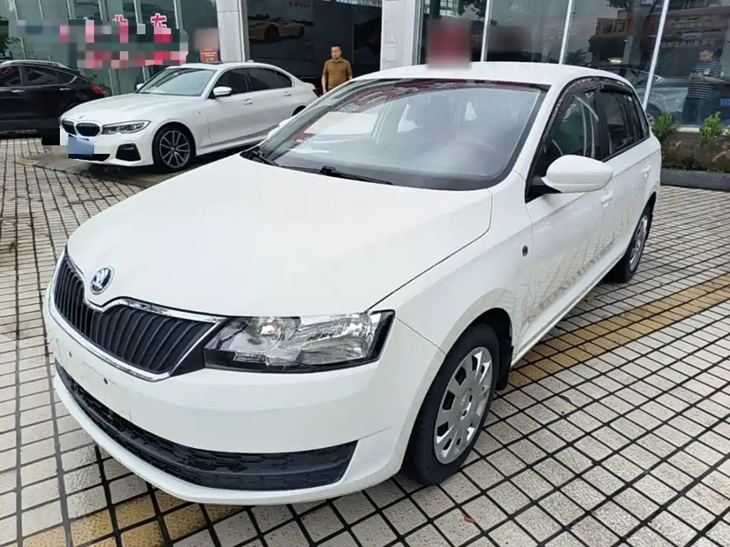 Skoda Rapid Spaceback — миниатюра 2