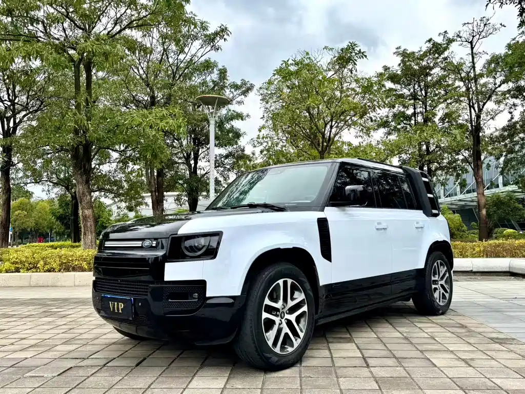 Land Rover Defender 2021