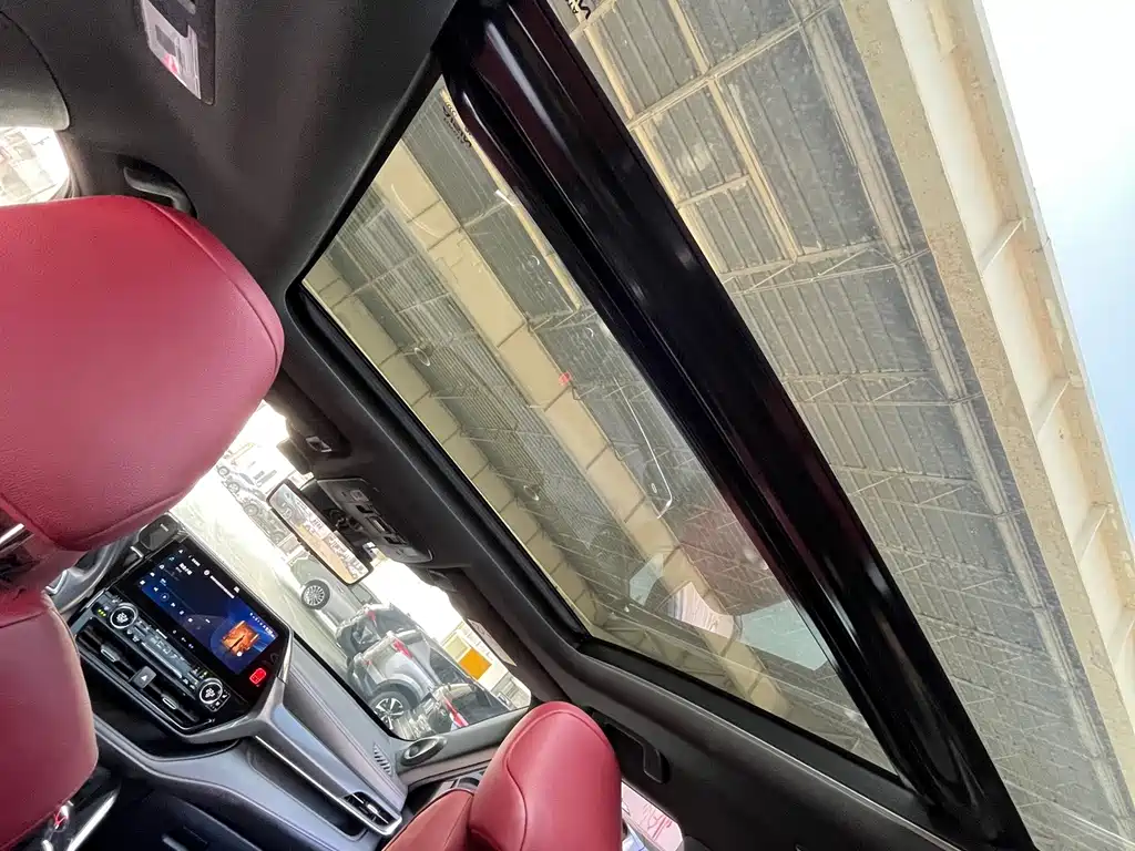 Toyota Crown Kluger — миниатюра 29