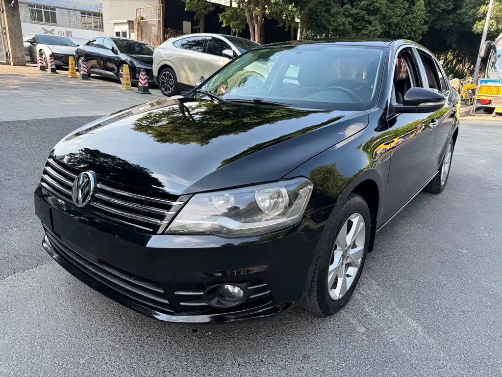 Volkswagen Bora 2015 1.6L AT Fashion