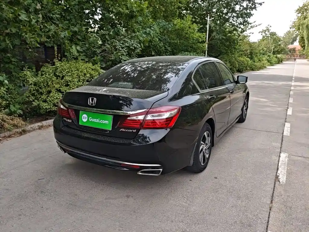 Honda Accord — миниатюра 7