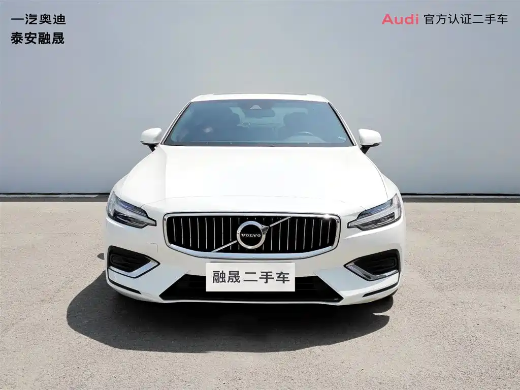 Volvo S60 2022 B4 Luxury