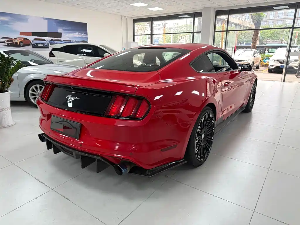 Ford Mustang — миниатюра 7