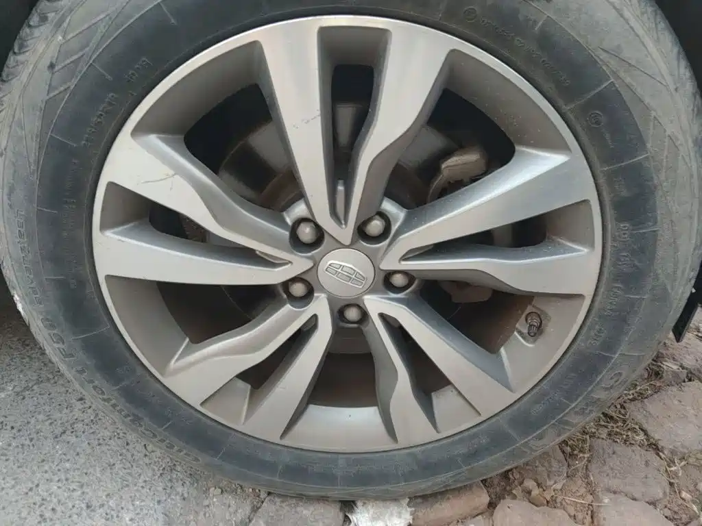 Geely Boyue — миниатюра 24