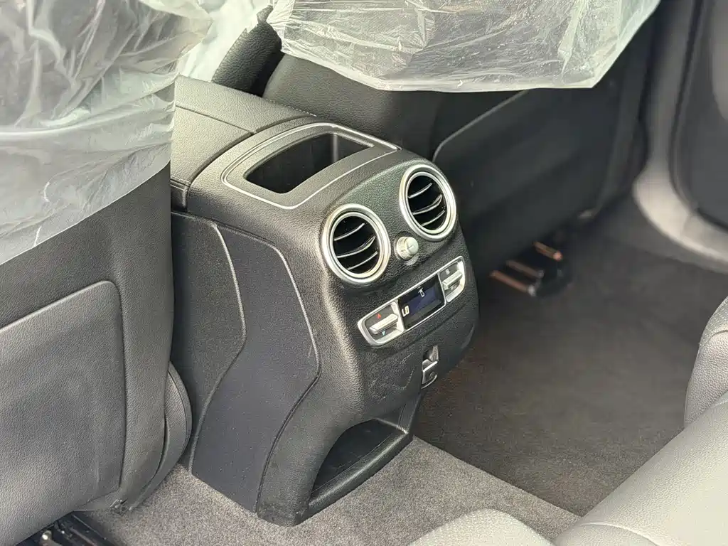 Mercedes-Benz GLC — миниатюра 33