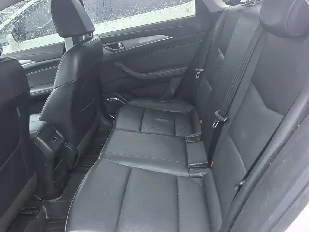 Changan Eado New Energy — миниатюра 12