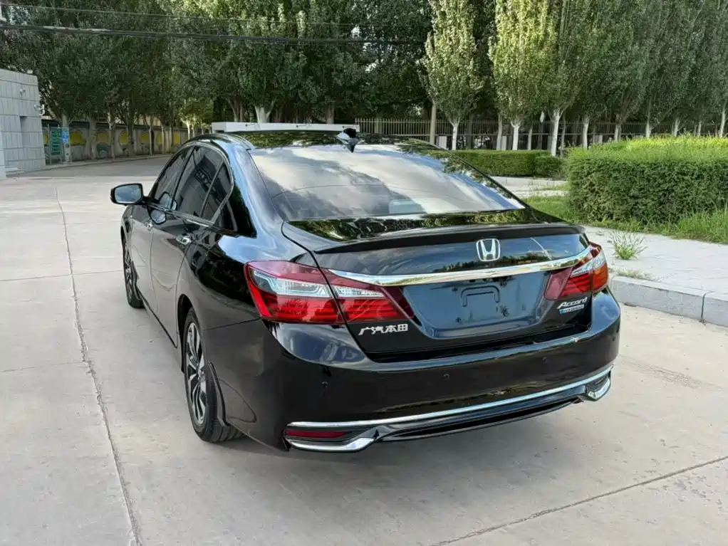 Honda Accord — миниатюра 5