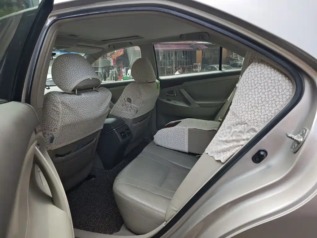 Toyota Camry — миниатюра 11