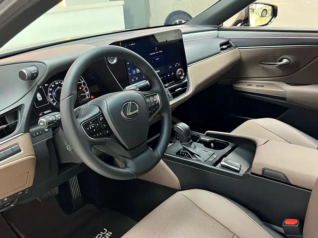Lexus ES — миниатюра 8
