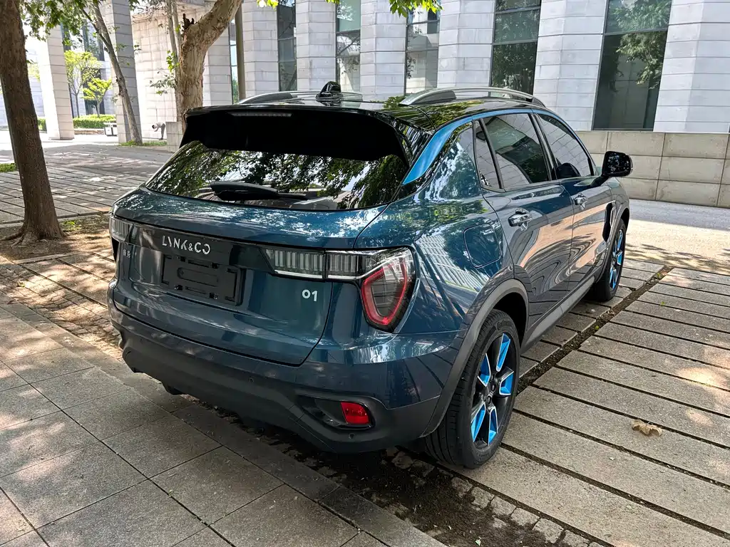 Lynk & Co 01 — миниатюра 3