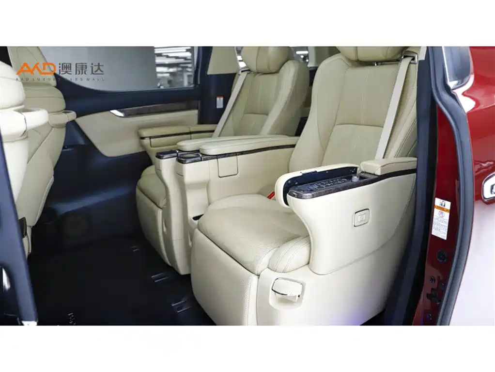 Toyota Alphard — миниатюра 7