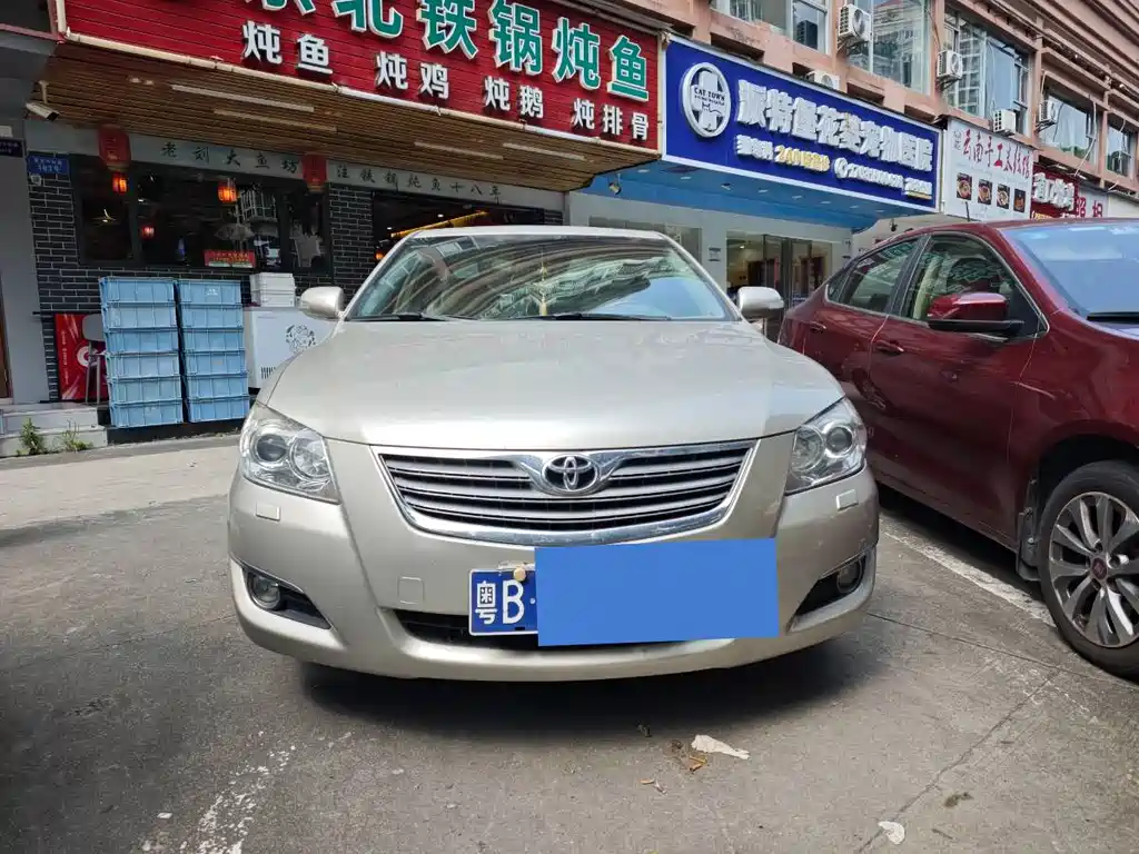 Toyota Camry — миниатюра 2