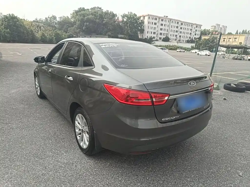Ford Escort — миниатюра 5