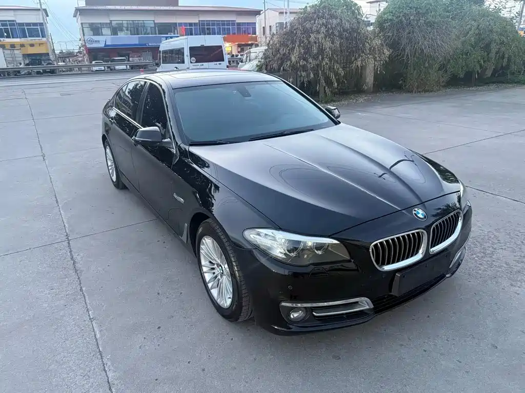 BMW 5 Series — миниатюра 6