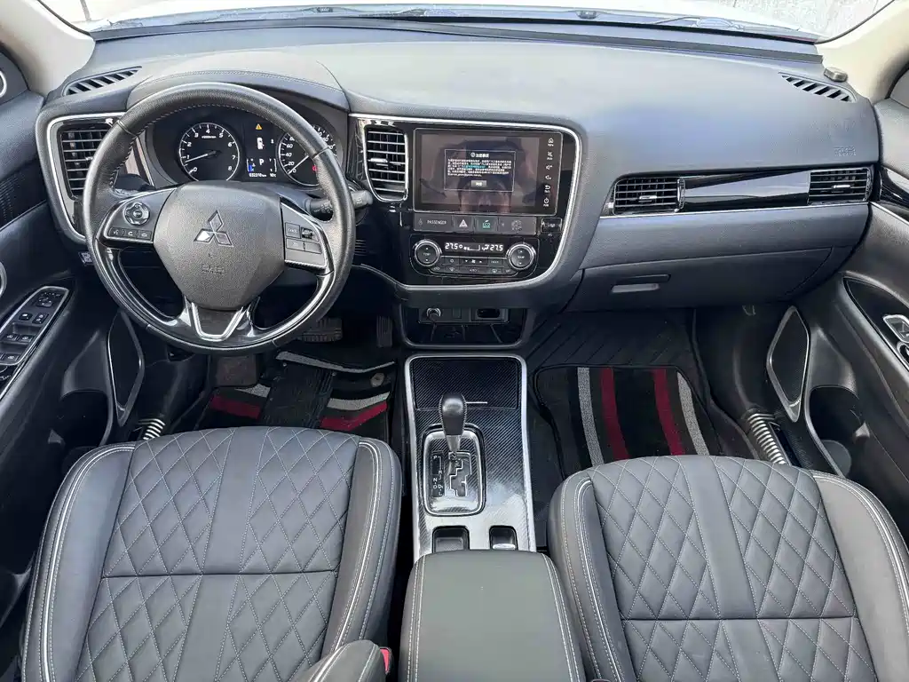 MITSUBISHI OUTLANDER