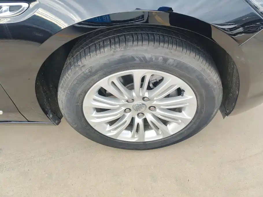 Buick LaCrosse — миниатюра 6