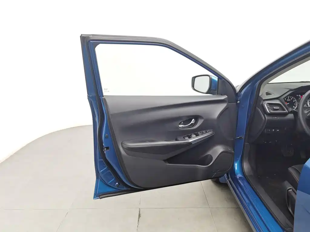 Nissan Bluebird — миниатюра 8