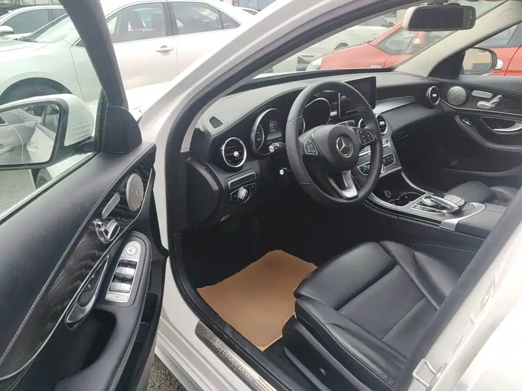 Mercedes-Benz C-Class — миниатюра 16