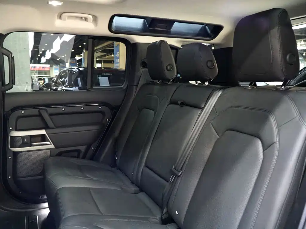 Land Rover Defender — миниатюра 12