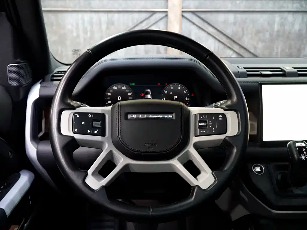 Land Rover Defender — миниатюра 13