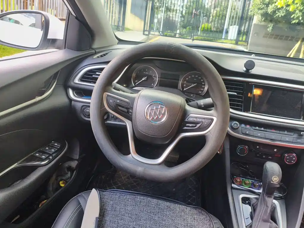 Buick Excelle — миниатюра 7