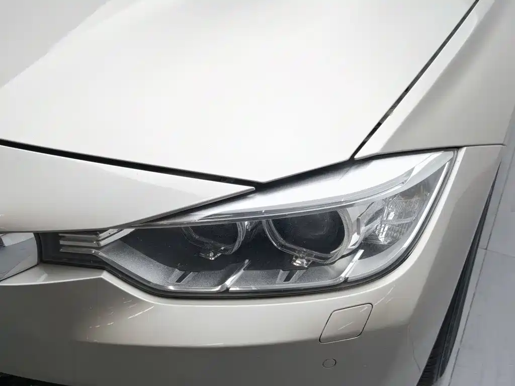 BMW 3 Series — миниатюра 7