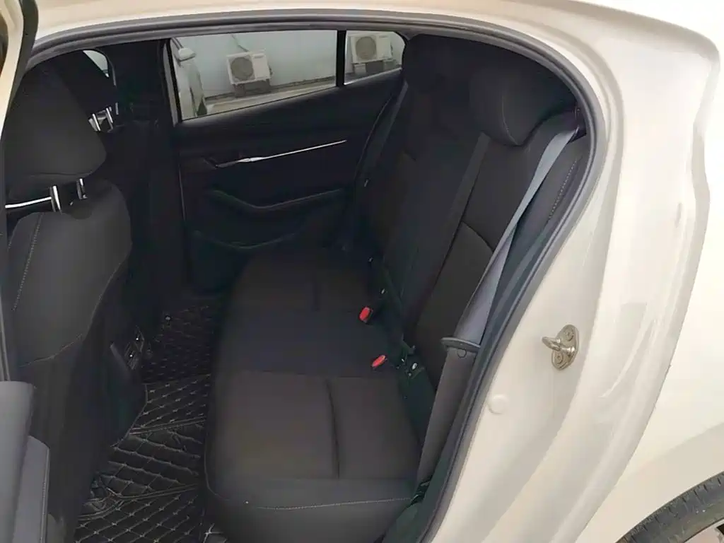 Mazda 3 Axela — миниатюра 17