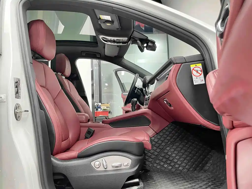 Porsche Macan — миниатюра 5
