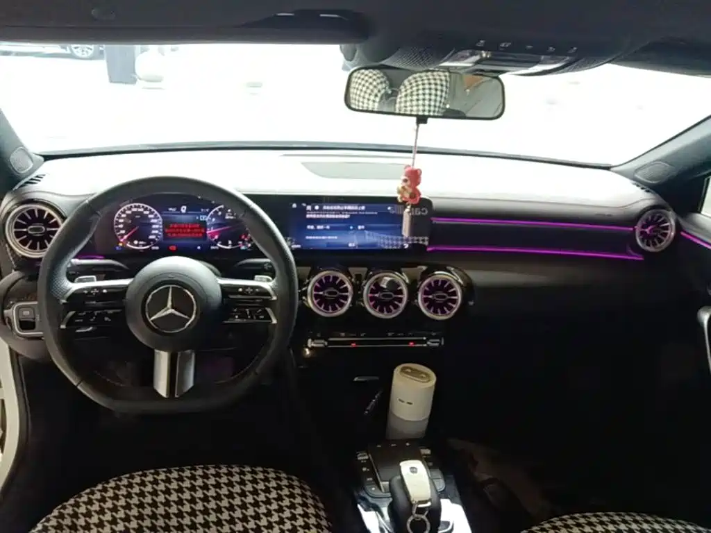 Mercedes-Benz A-Class — миниатюра 10