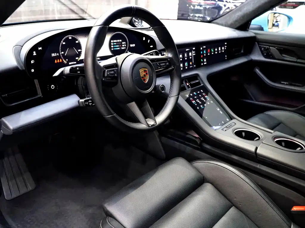 Porsche Taycan — миниатюра 5